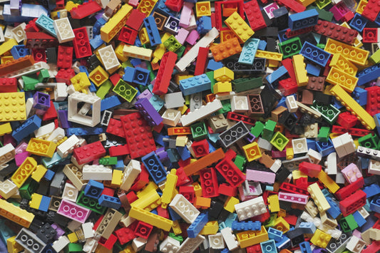 https://unsplash.com/photos/yellow-red-blue-and-green-lego-blocks-kn-UmDZQDjM
